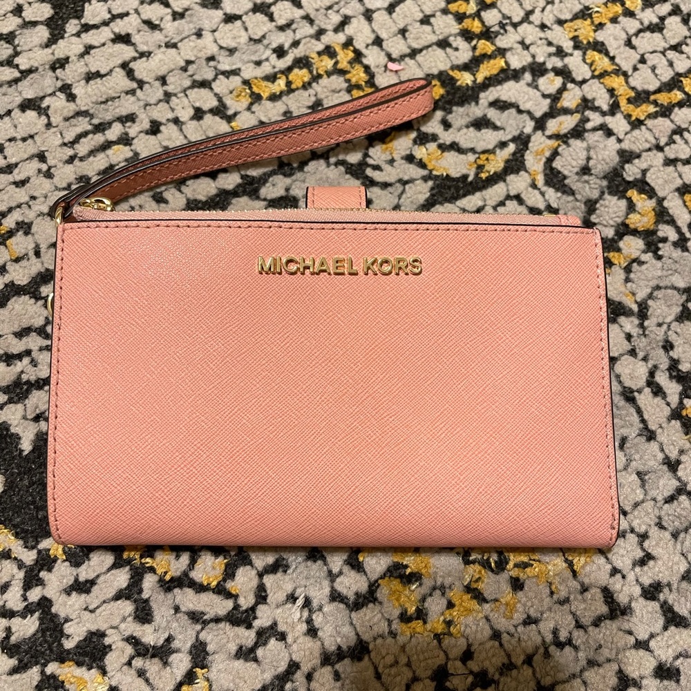 Michael Kors Wristlet wallet